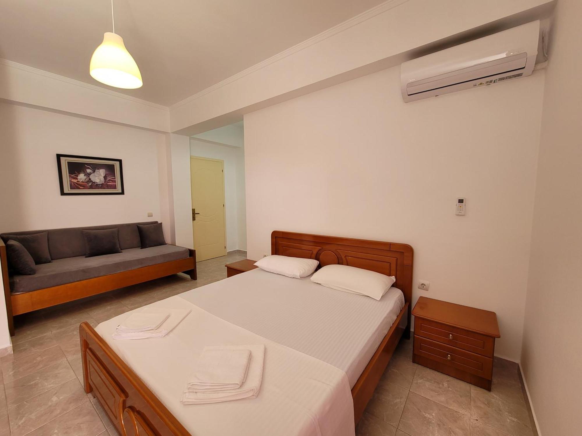 City Center Gjordeni Apartments คซามิล ภายนอก รูปภาพ