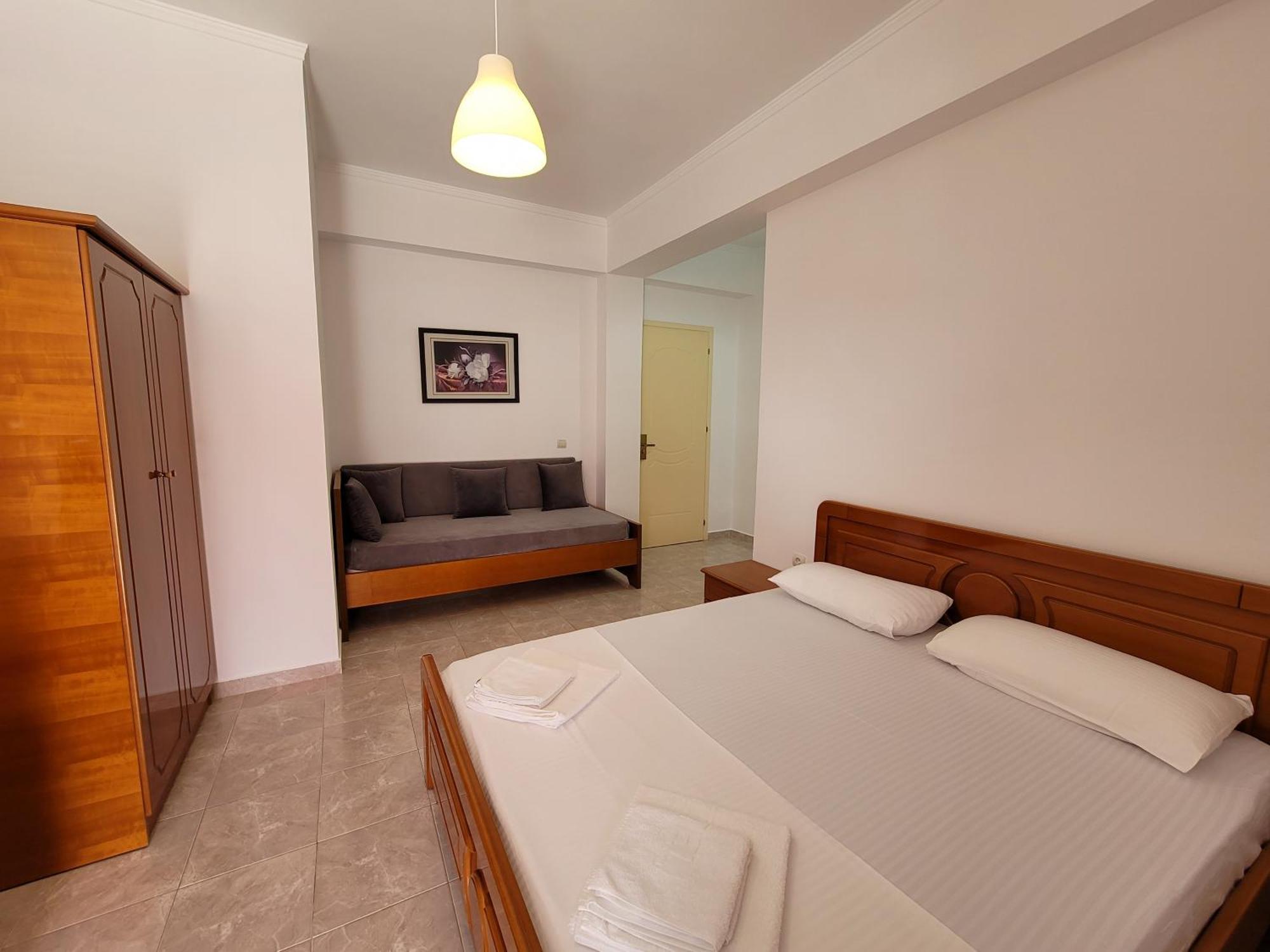City Center Gjordeni Apartments คซามิล ภายนอก รูปภาพ