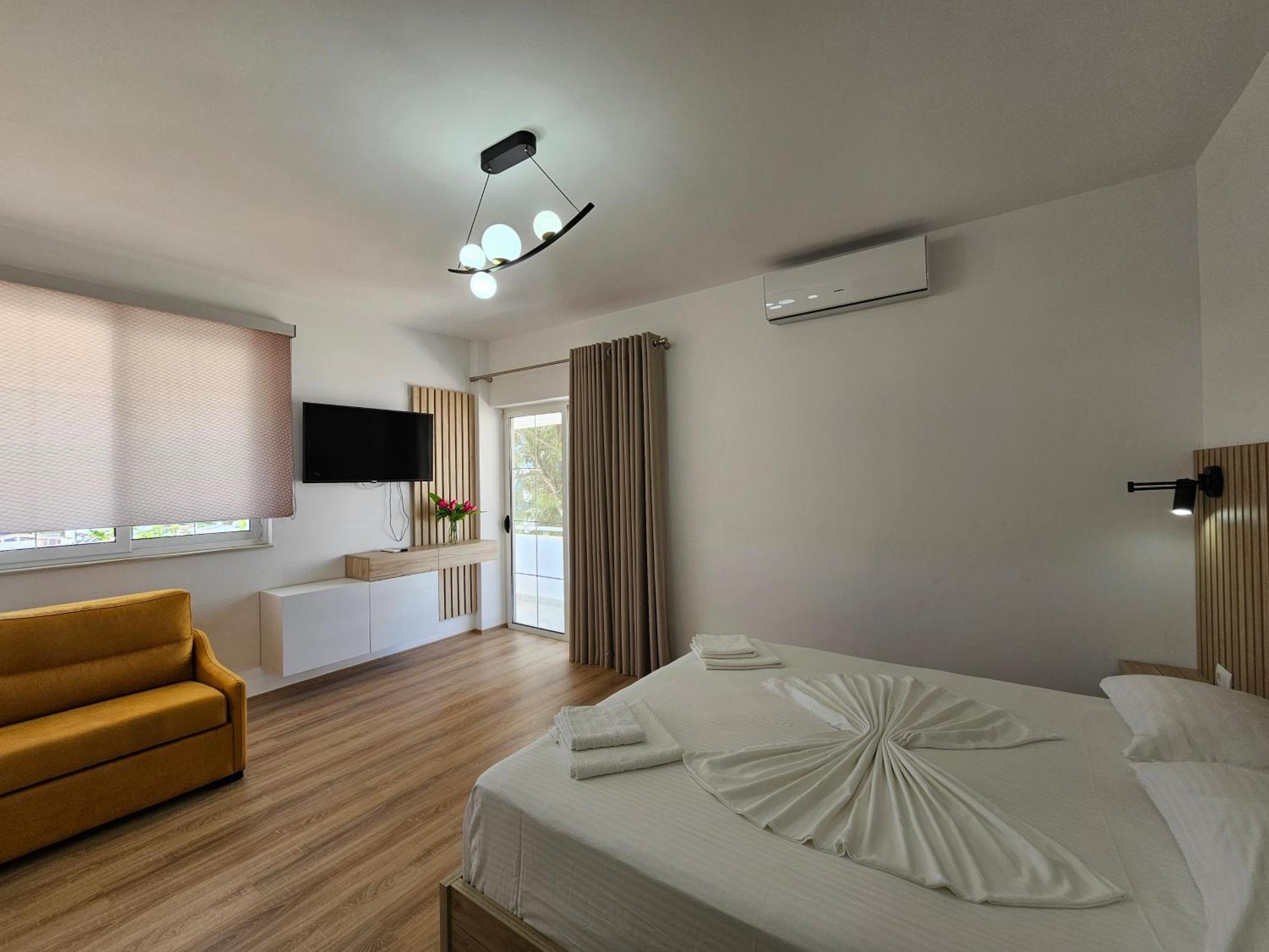 City Center Gjordeni Apartments คซามิล ภายนอก รูปภาพ